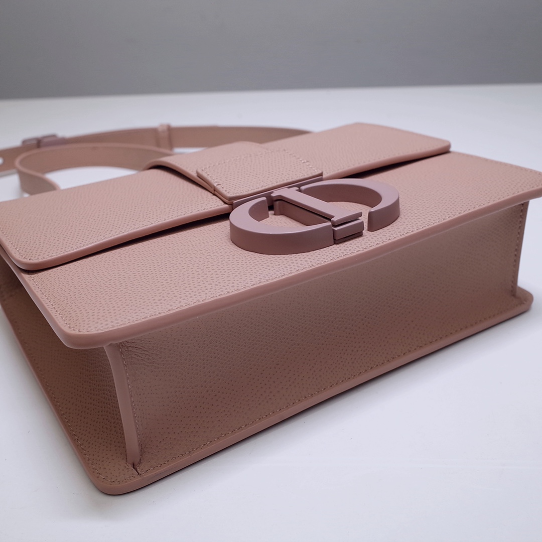 30 Montaigne Bag Pink Grained Calfskin